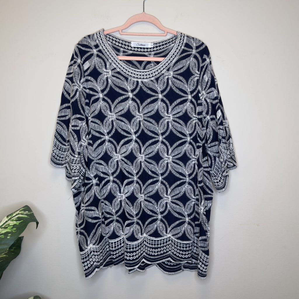 Solitaire Embroidered Top - Size 1X