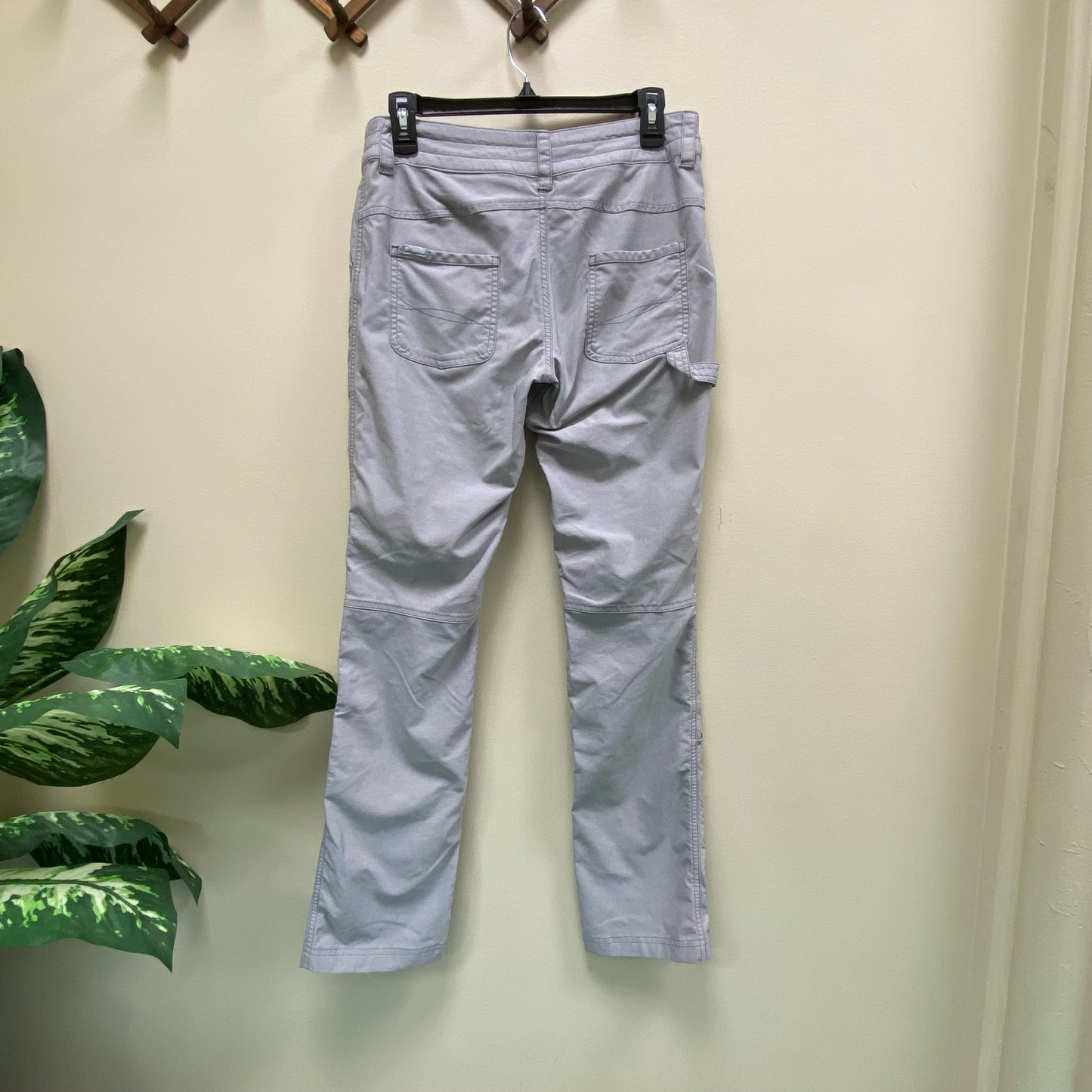Columbia Pilsner Peak Gray Hiking Women’s Pants - Size 6