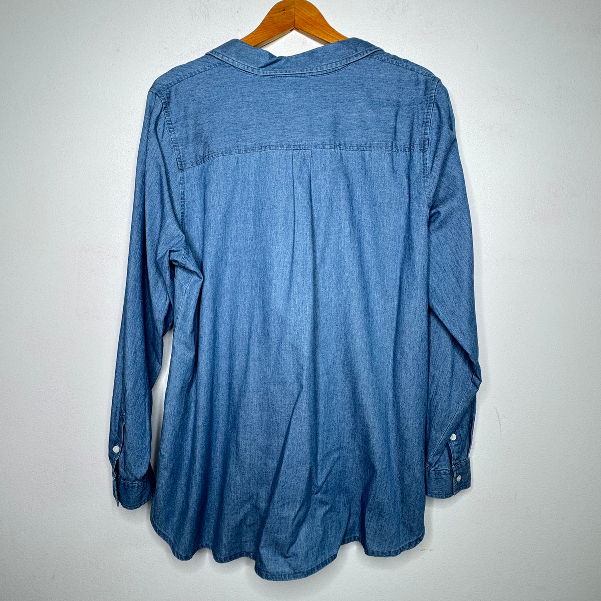 Croft & Barrow Chambray Long Sleeve Button Up Top - Size 1X