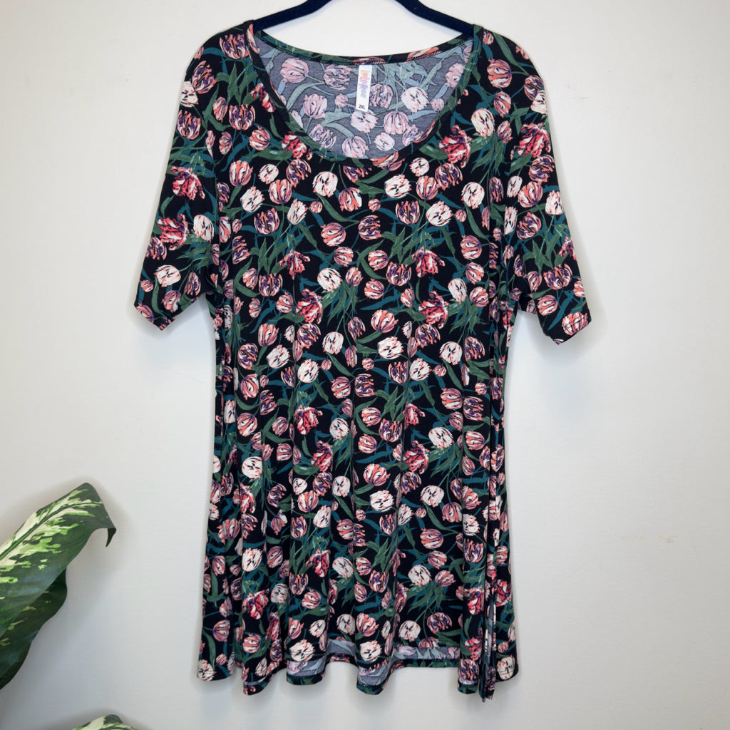 Lularoe Tee - Size 2X