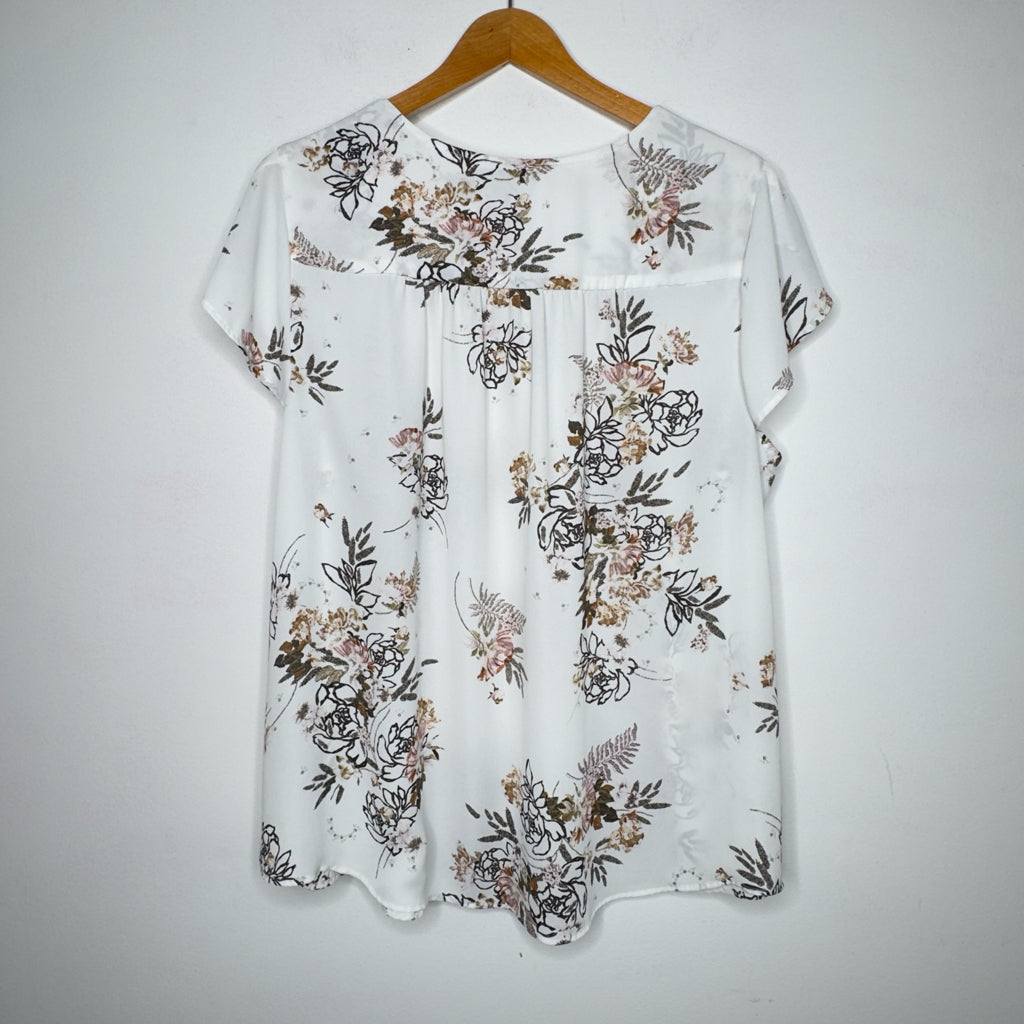 Torrid Floral Georgette Flutter Sleeve Top - Size 2X