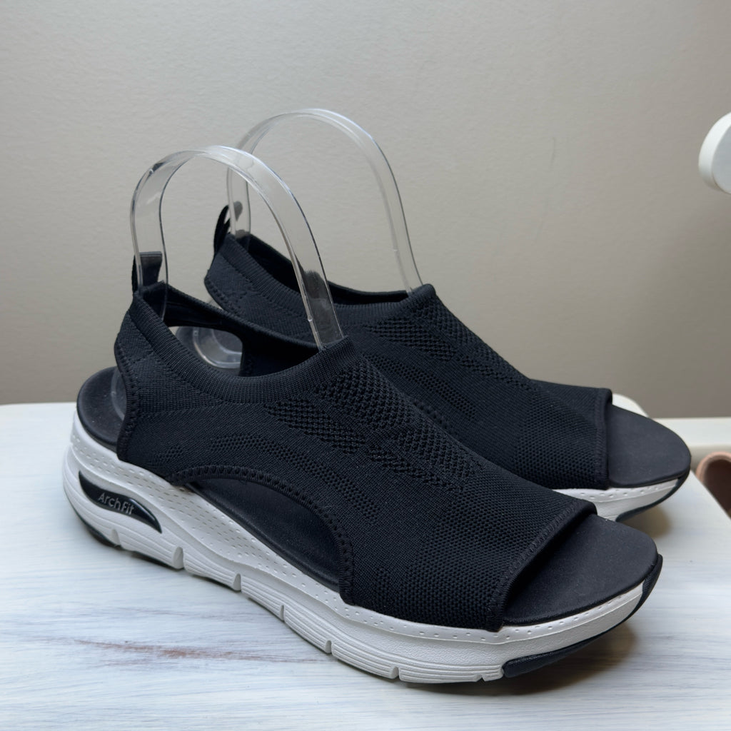 Sketchers Arch Fit City Catch Sandals - Size 7