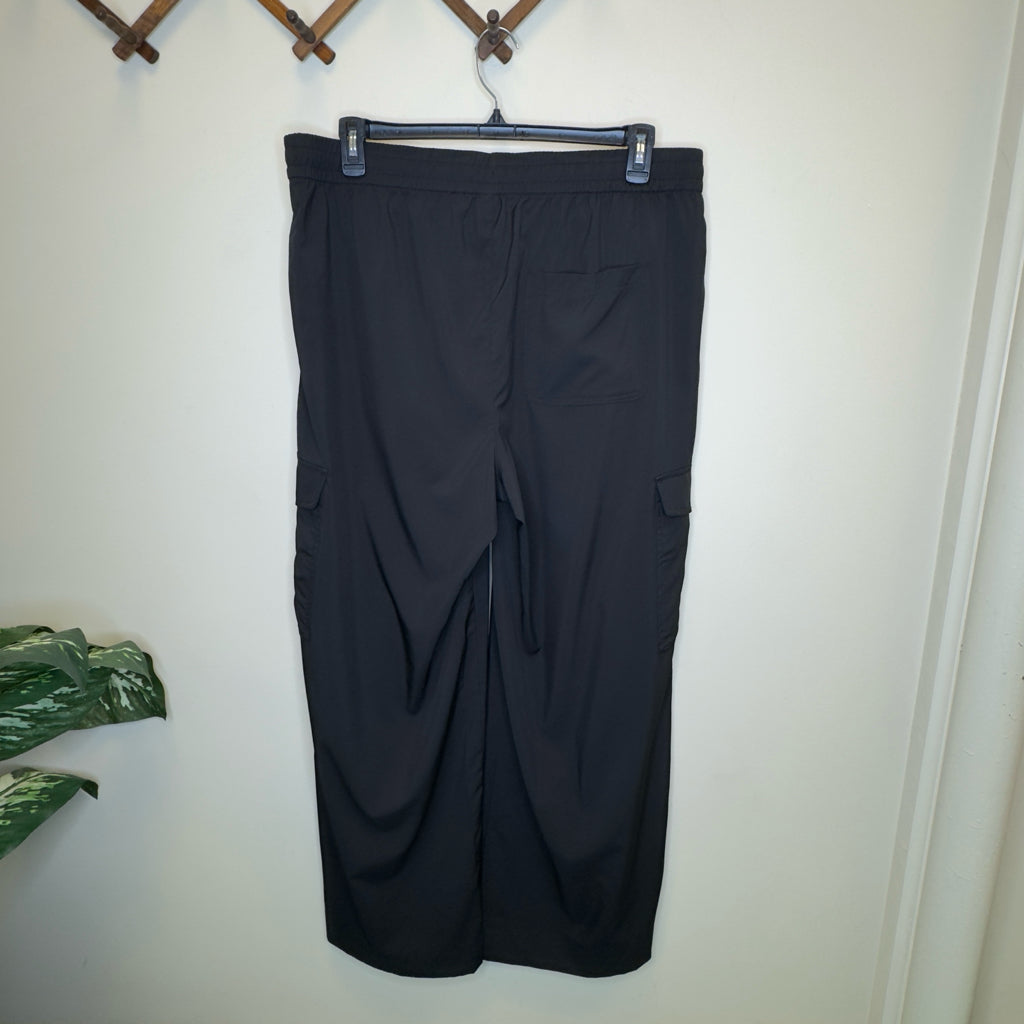 Old Navy Stretch Tech Quick Dry Cargo Wide Leg Pants - Size XL