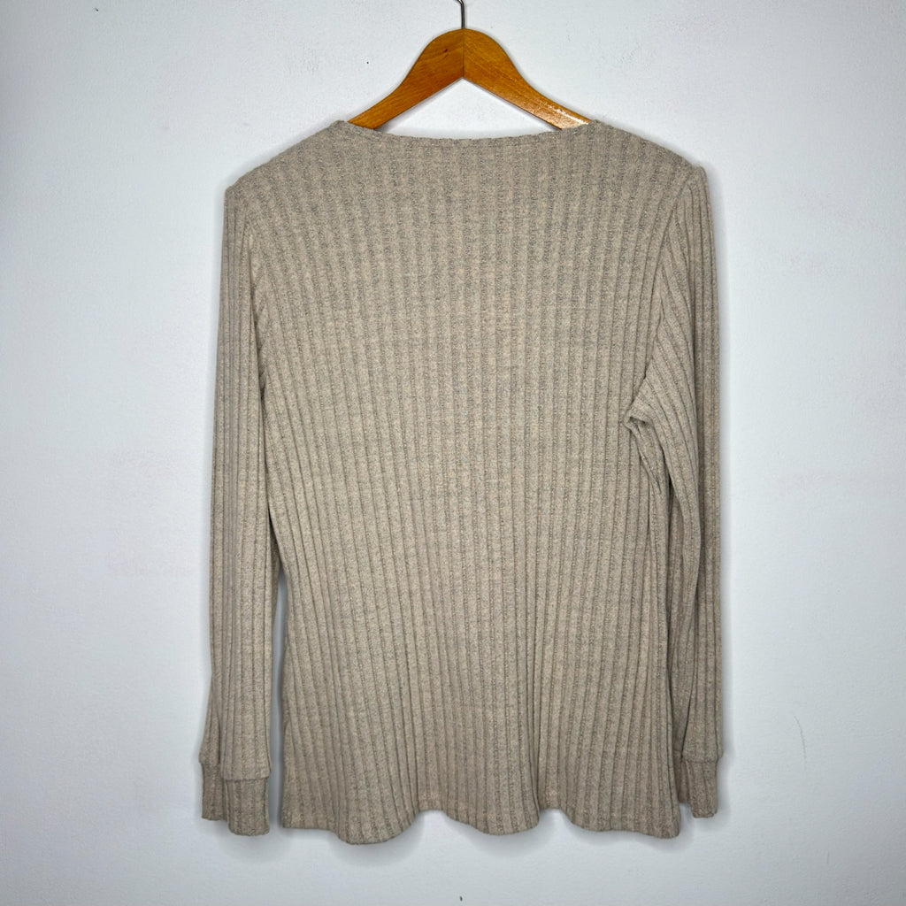 Super Soft Ribbed V-Neck Top - Size XL