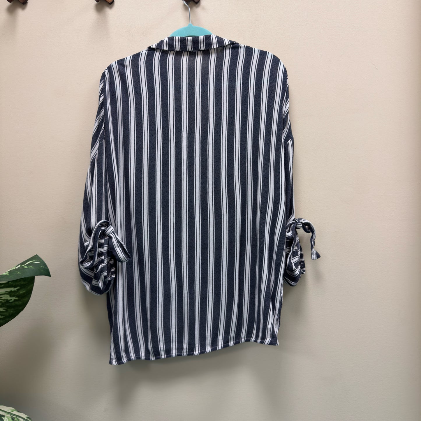 Andree by Unit Top - Size Small