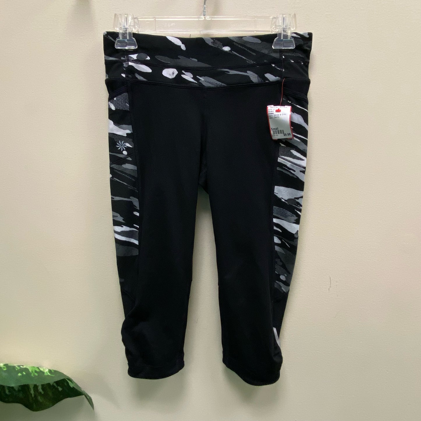 Athleta "Spliced Fire Be" Capri Leggings - Size Small