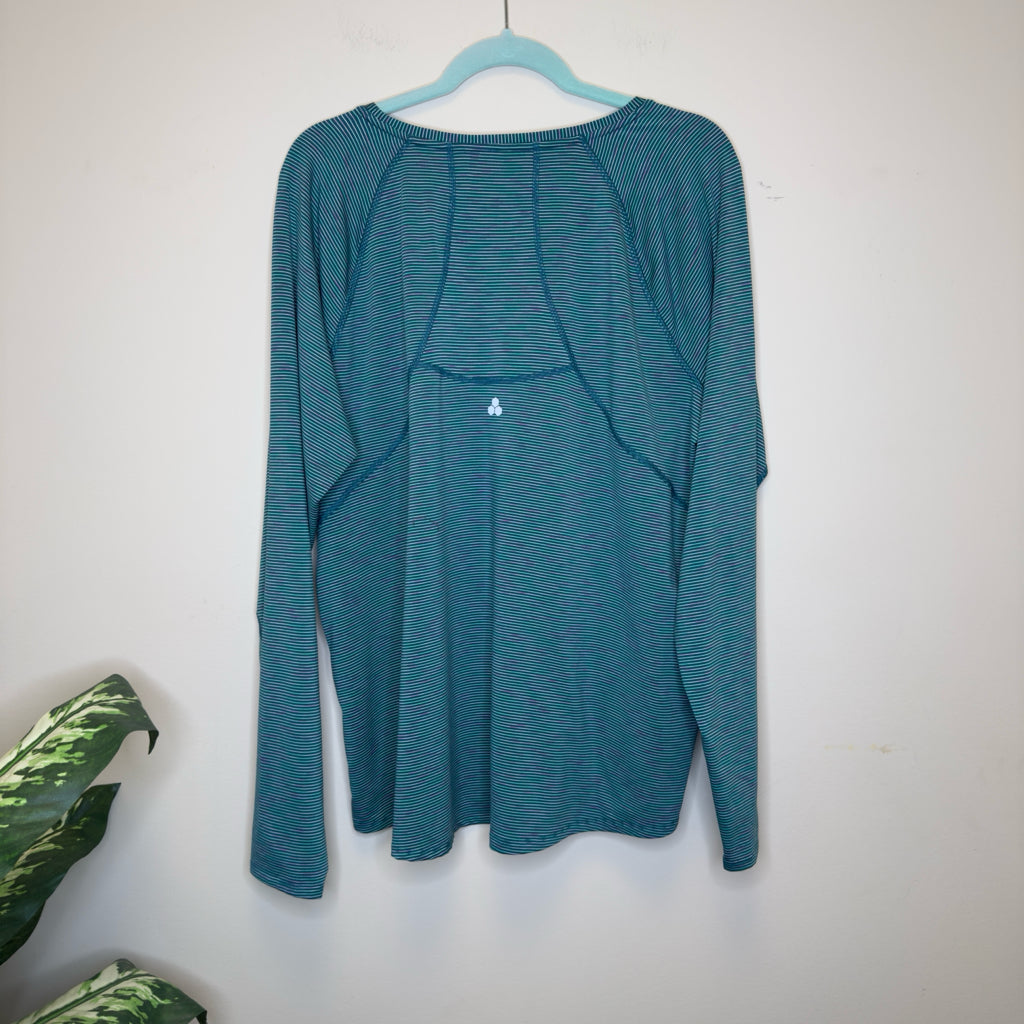 Tek Gear Workout Gear Long Sleeve Top - Size XXL