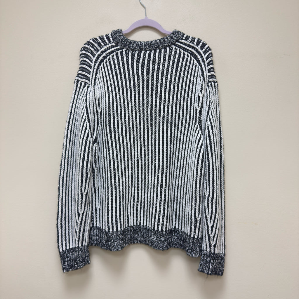 Elizabeth And James Sweater - Size XXL