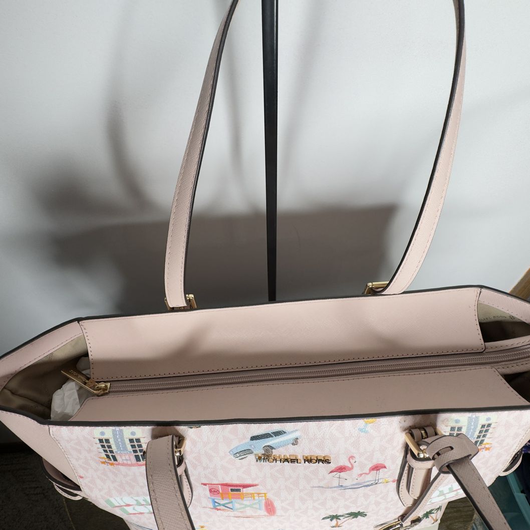 Michael Kors Gilly Large Jet Set Tote Miami Hotel