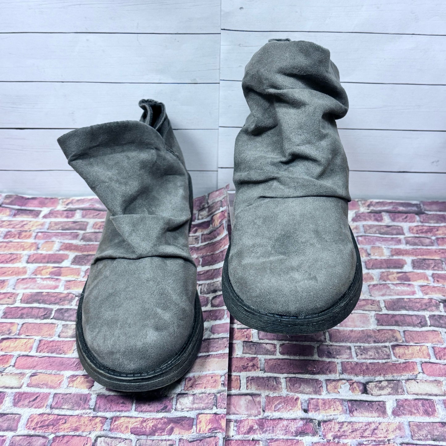 Rocket Dog Booties - Size 7