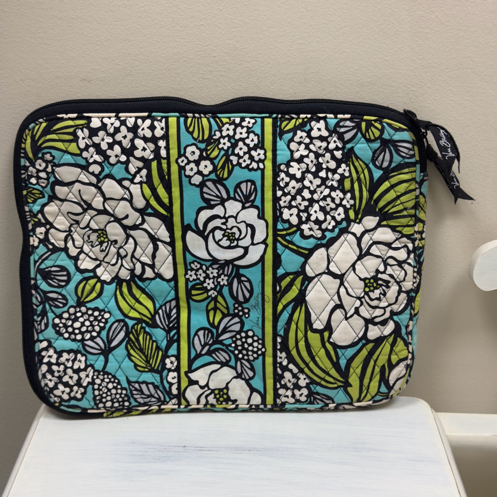 Vera Bradley Island Blooms Laptop Sleeve