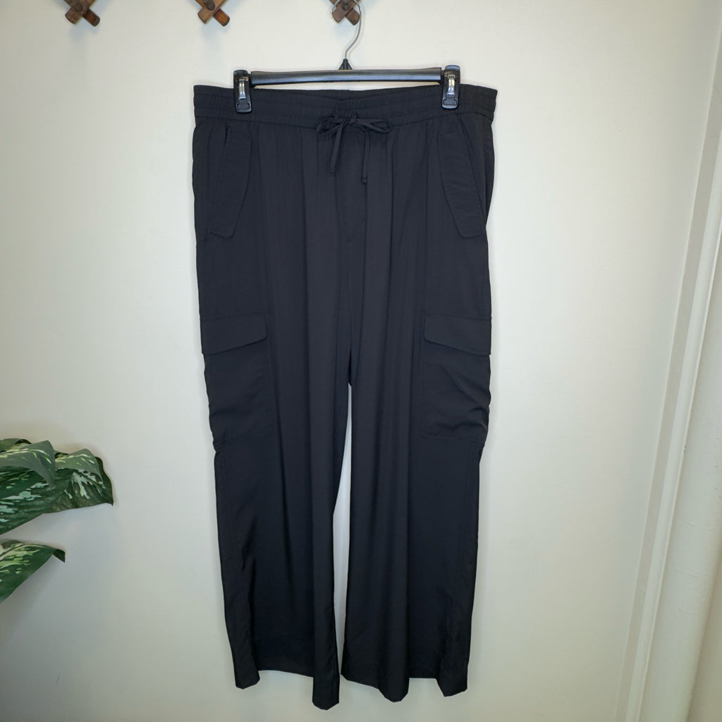 Old Navy Stretch Tech Quick Dry Cargo Wide Leg Pants - Size XL