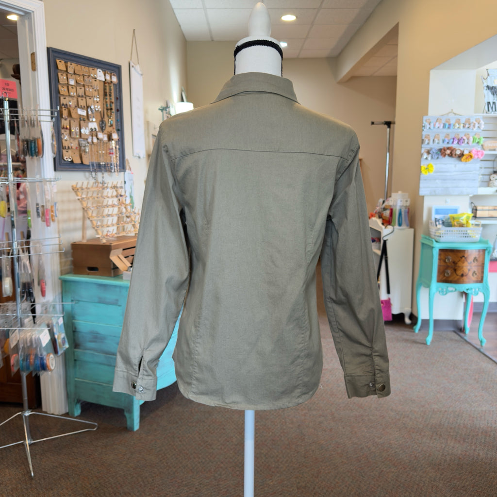 Snap Front Top - Size Small