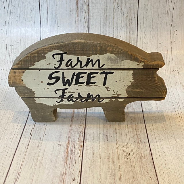 Farm Sweet Farm Wood Pig Decor
