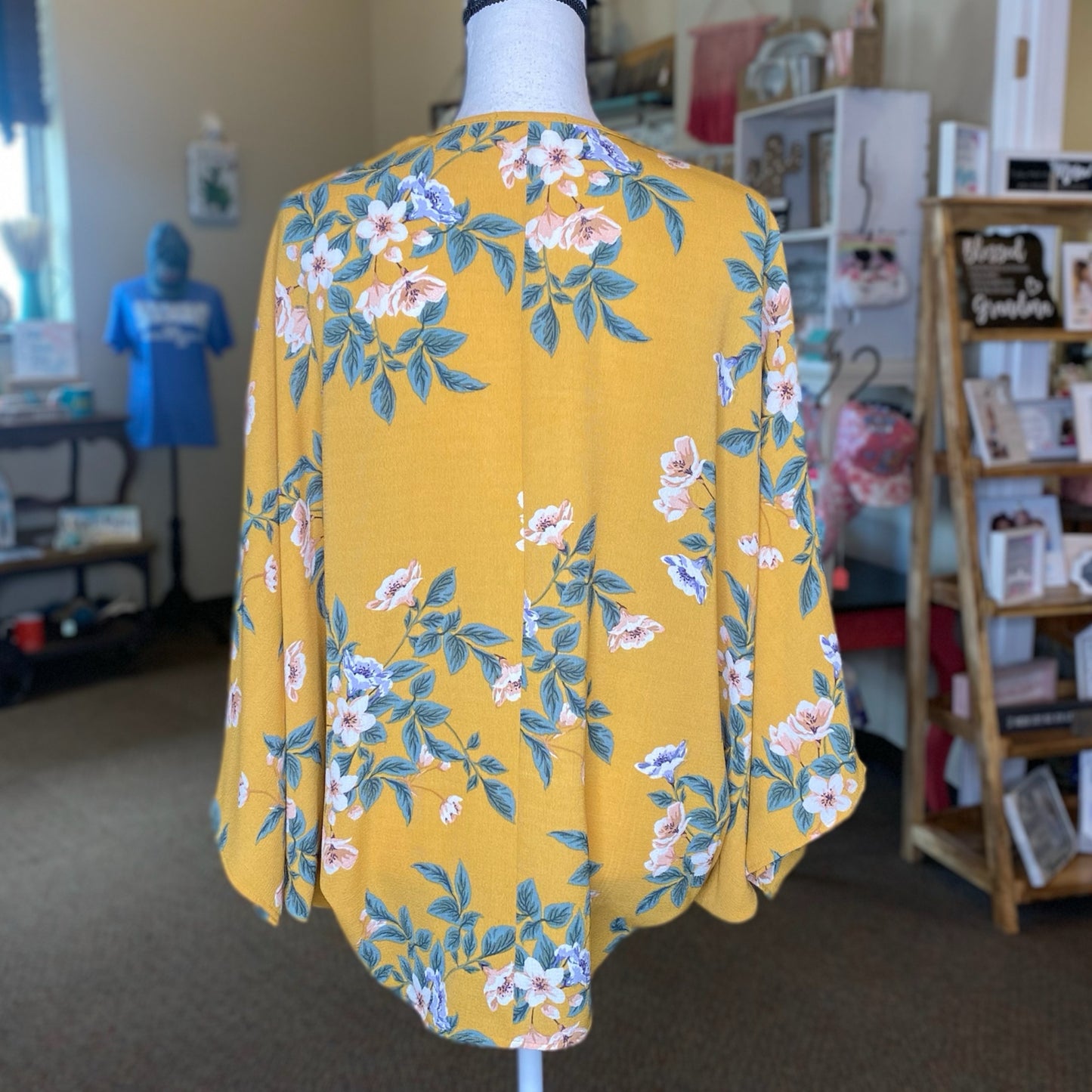 Promesa Tie-Front Kimono - Size Large