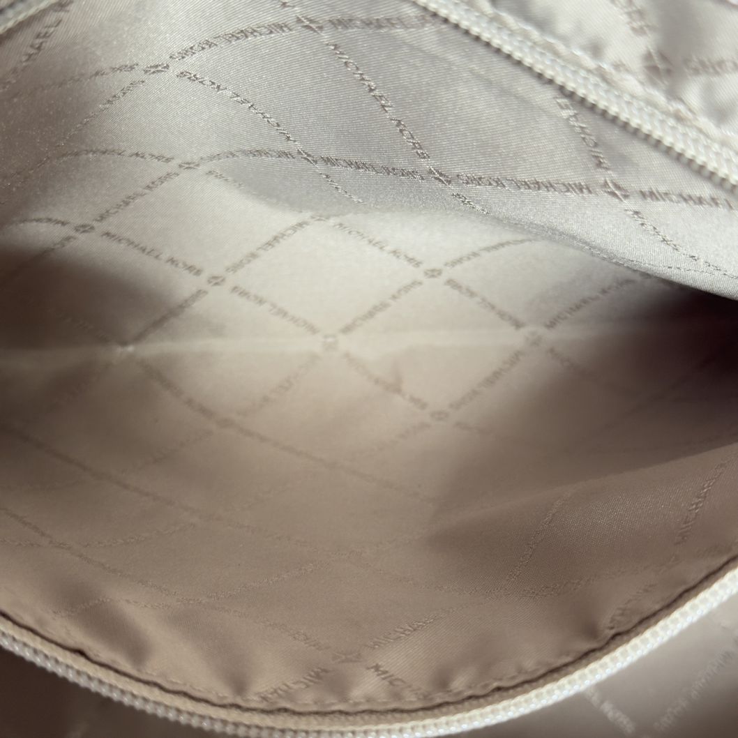 Michael Kors Gilly Large Jet Set Tote Miami Hotel