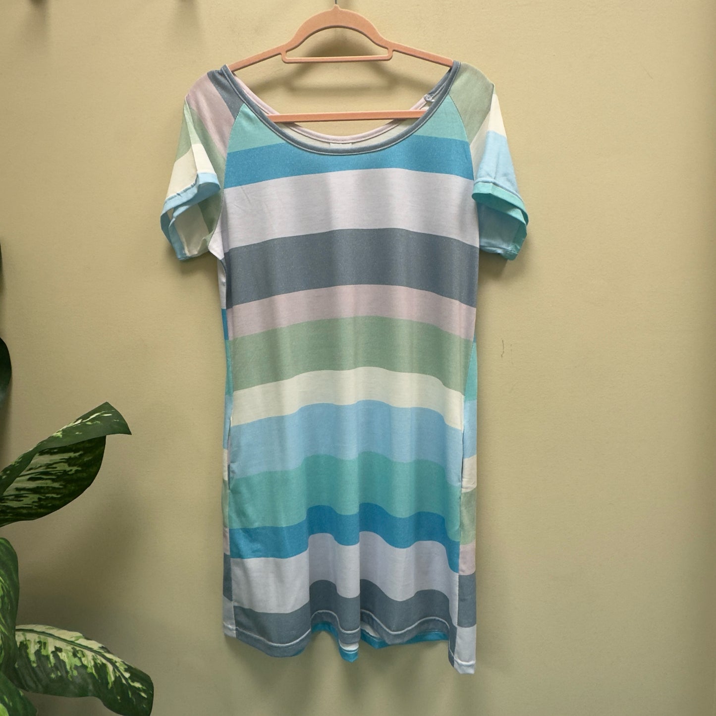 Multicolor Striped Dress w/Pockets - Size Medium