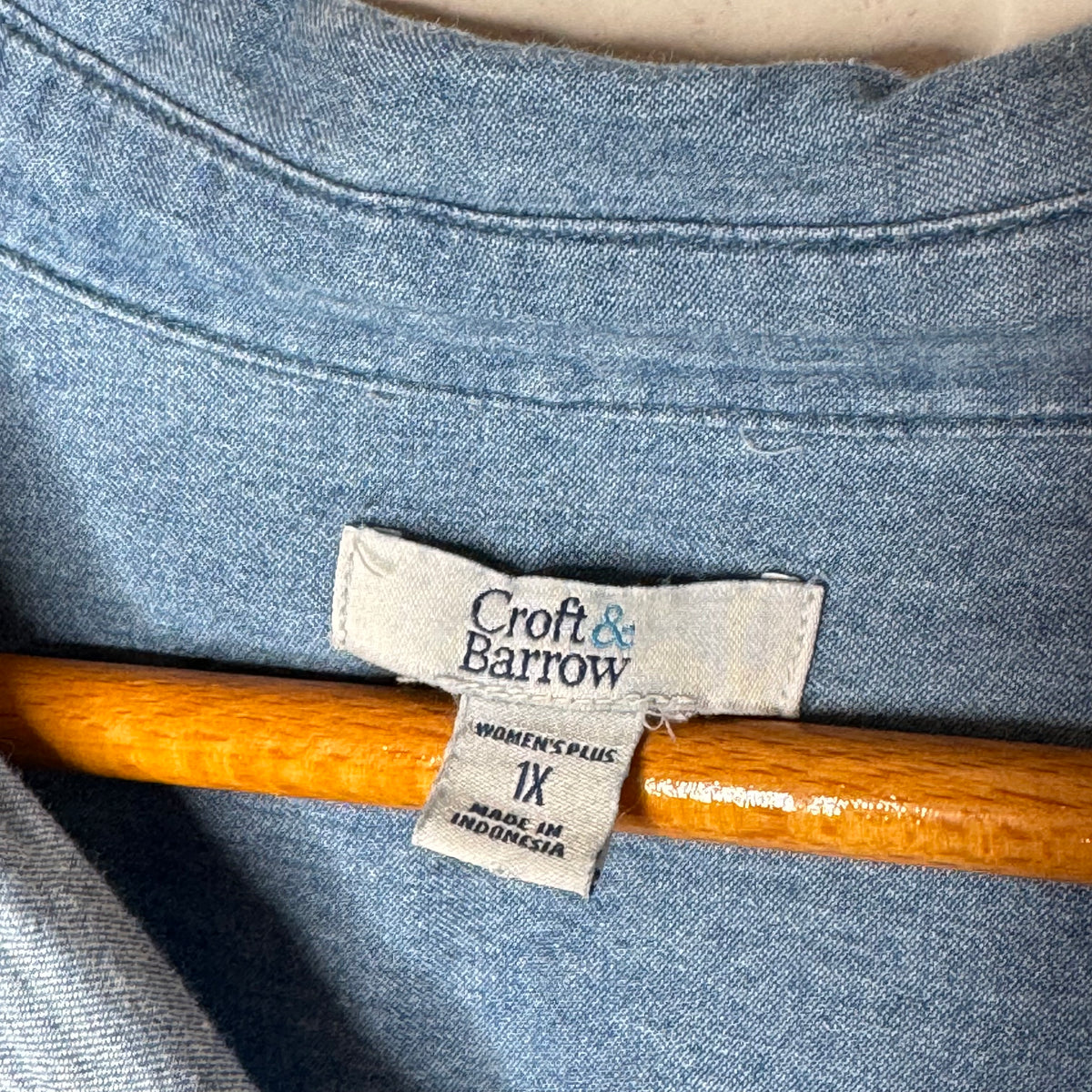 Croft & Barrow Chambray Long Sleeve Button Up Top - Size 1X