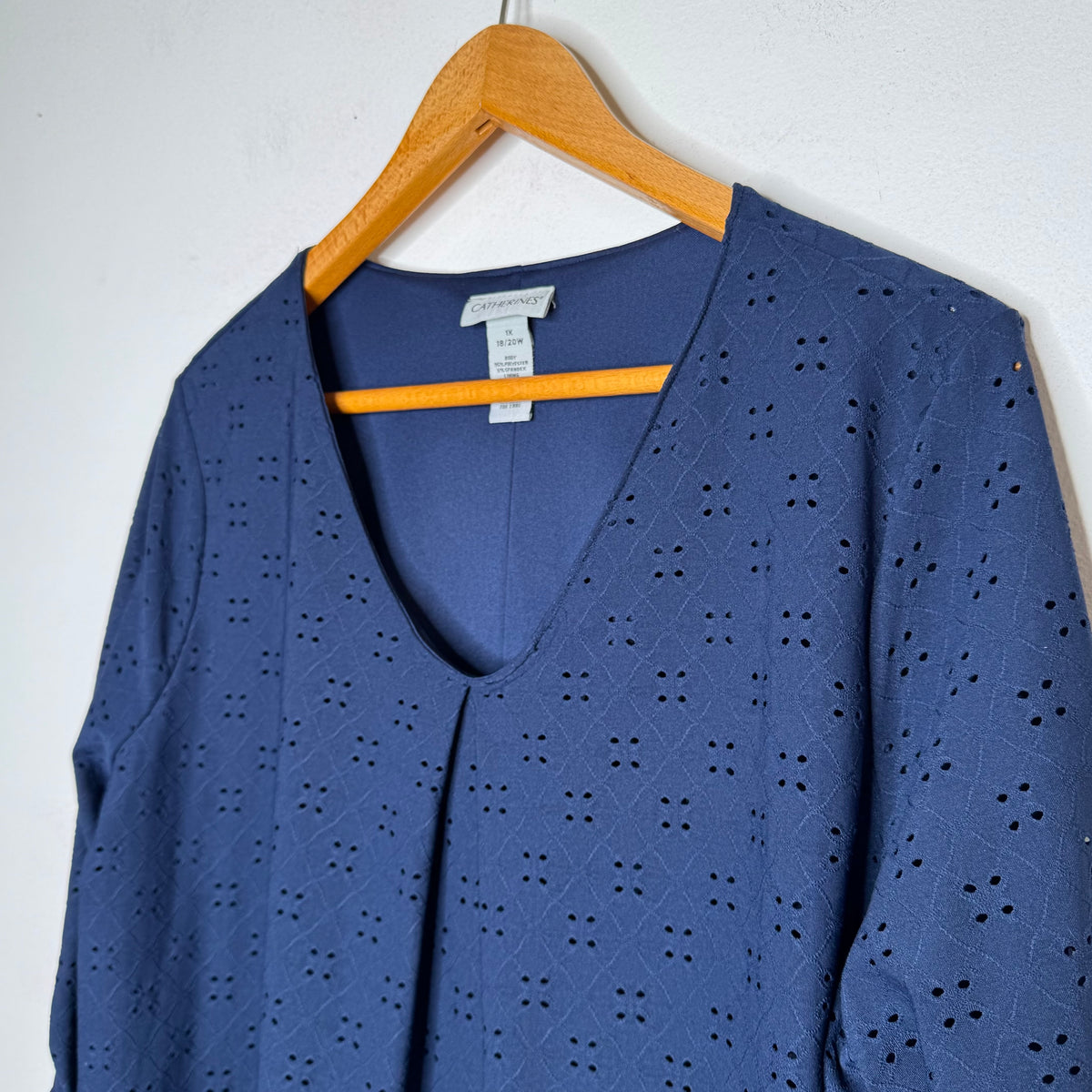Catherines Eyelet Overlay Top - Size 1X 18/20W