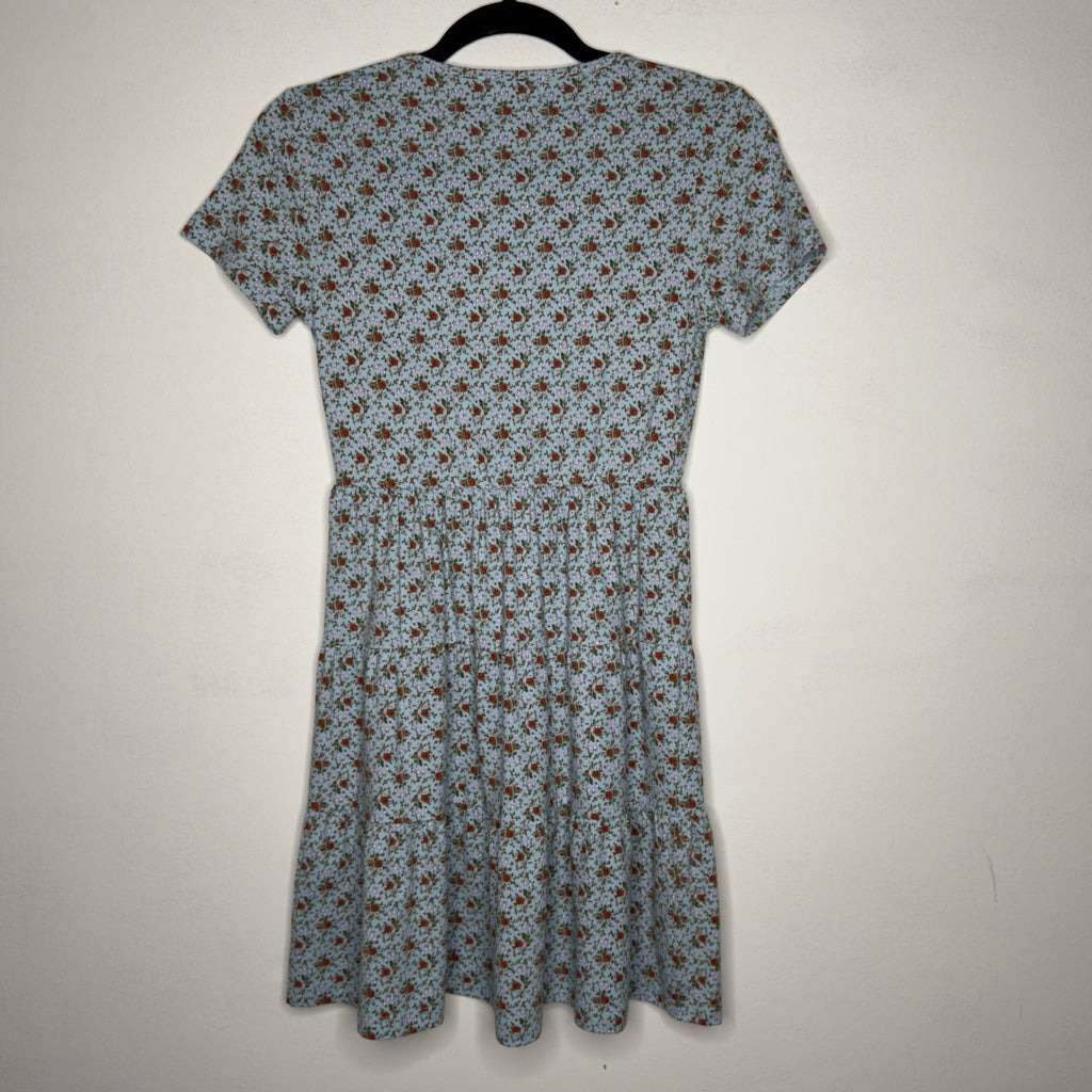 Ivy & Main Floral Short Sleeve Dress - Size Small