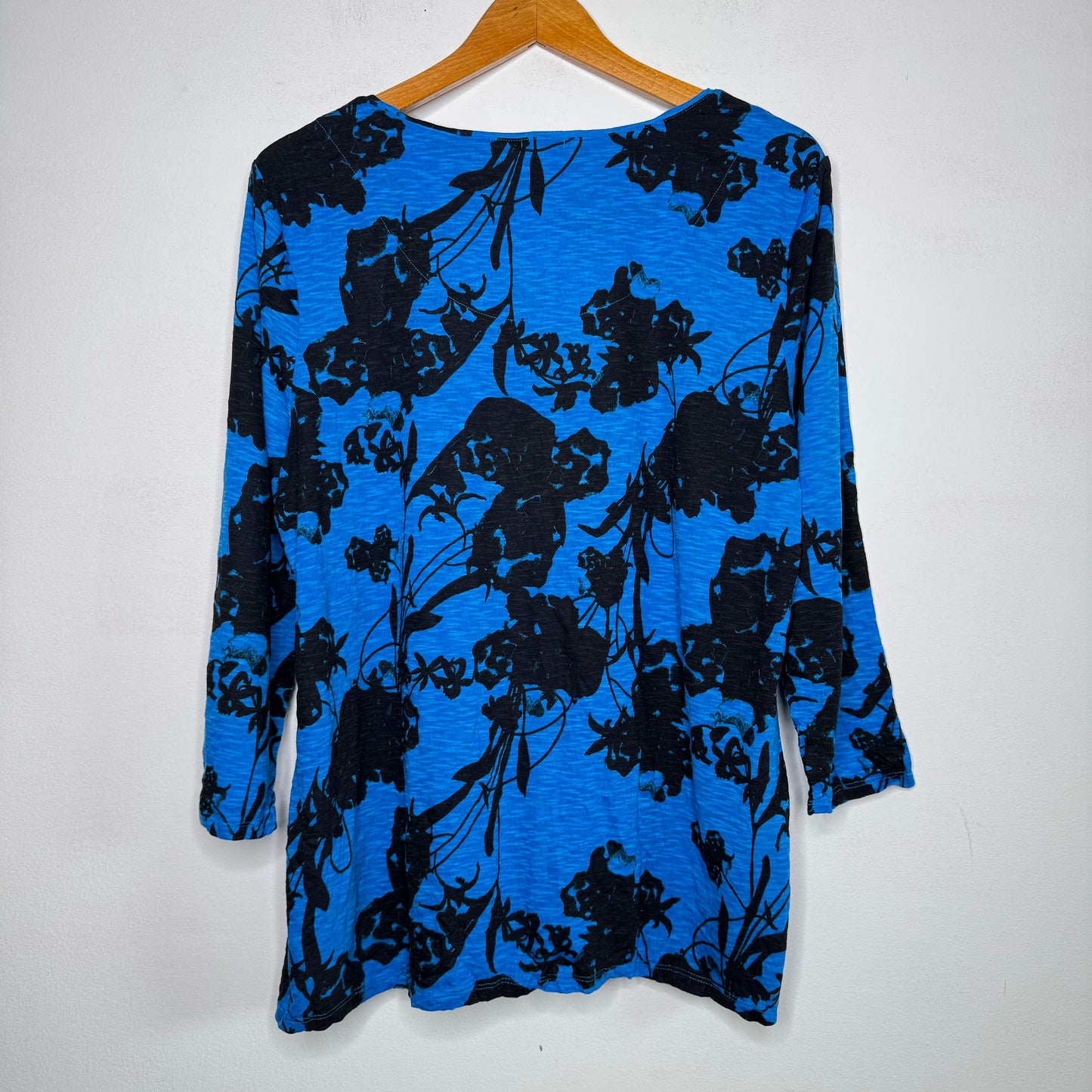 Chico’s Zenergy Slub Floral Top - Size Large