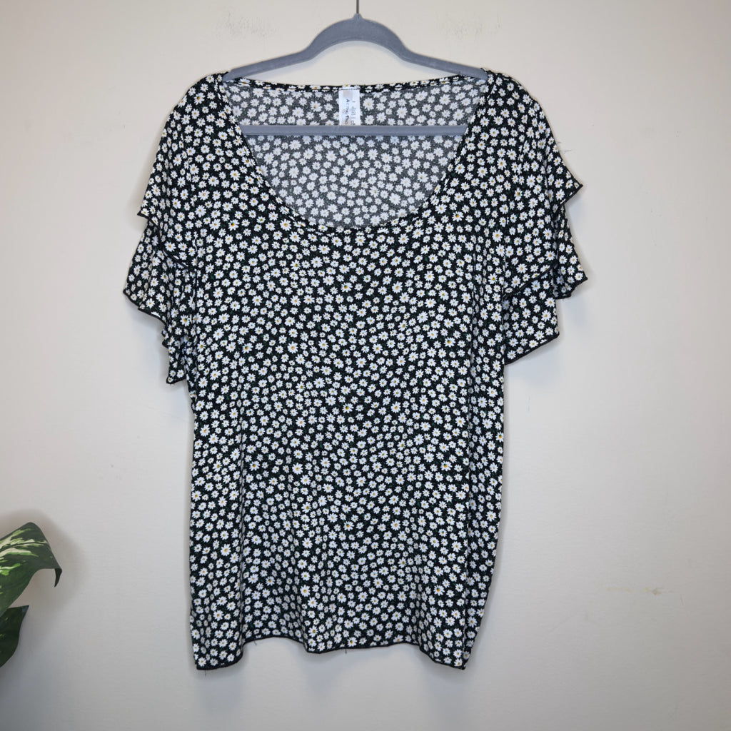 Acting Pro Ditsy Floral Flutter Sleeve Top - Size 1X