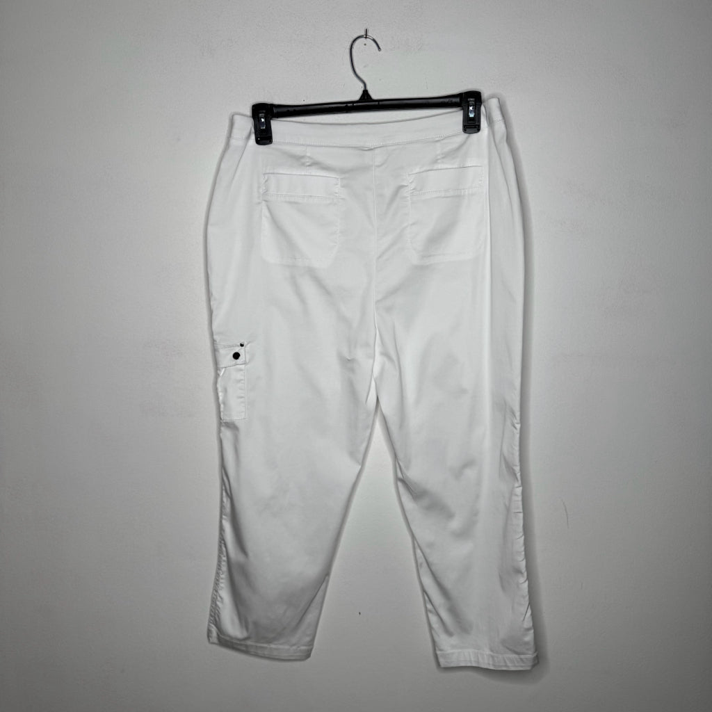 Zenergy by Chico's White Cargo Cropped Pants - Size 12/14