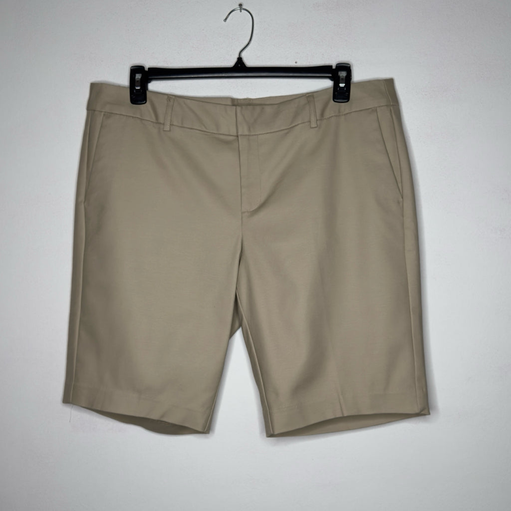 Liz Claiborne "Emma" Khaki Chino Shorts - Size 16