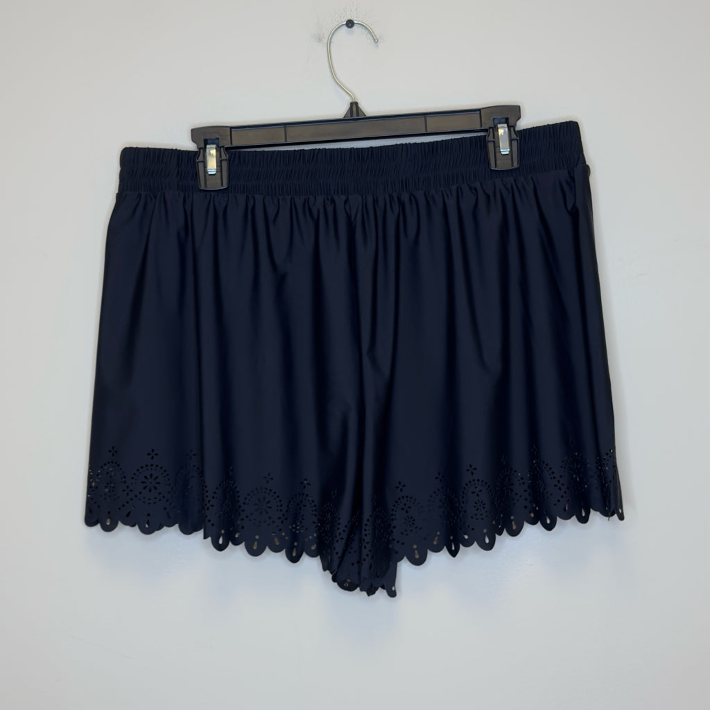 Scalloped Edge Pull-On Shorts - Size 2XL