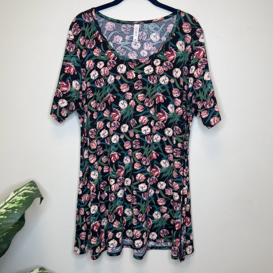 Lularoe Tee - Size 2X
