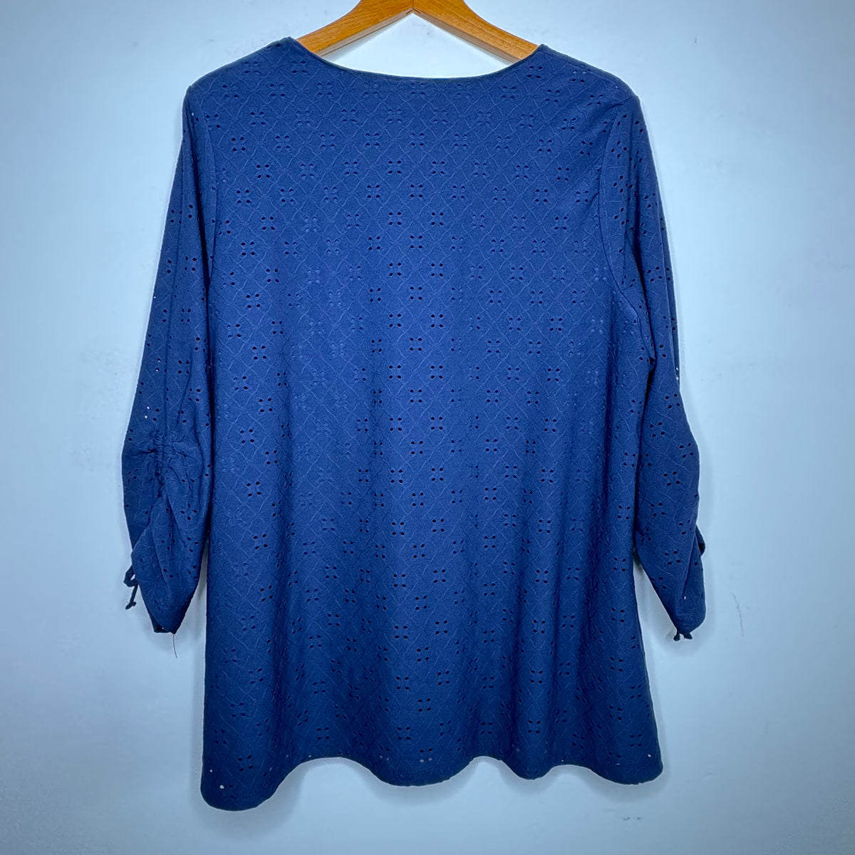 Catherines Eyelet Overlay Top - Size 1X 18/20W