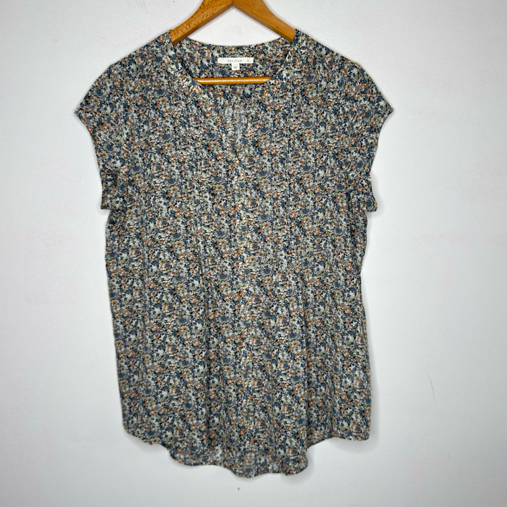 Fun2Fun Floral Top - Size XL