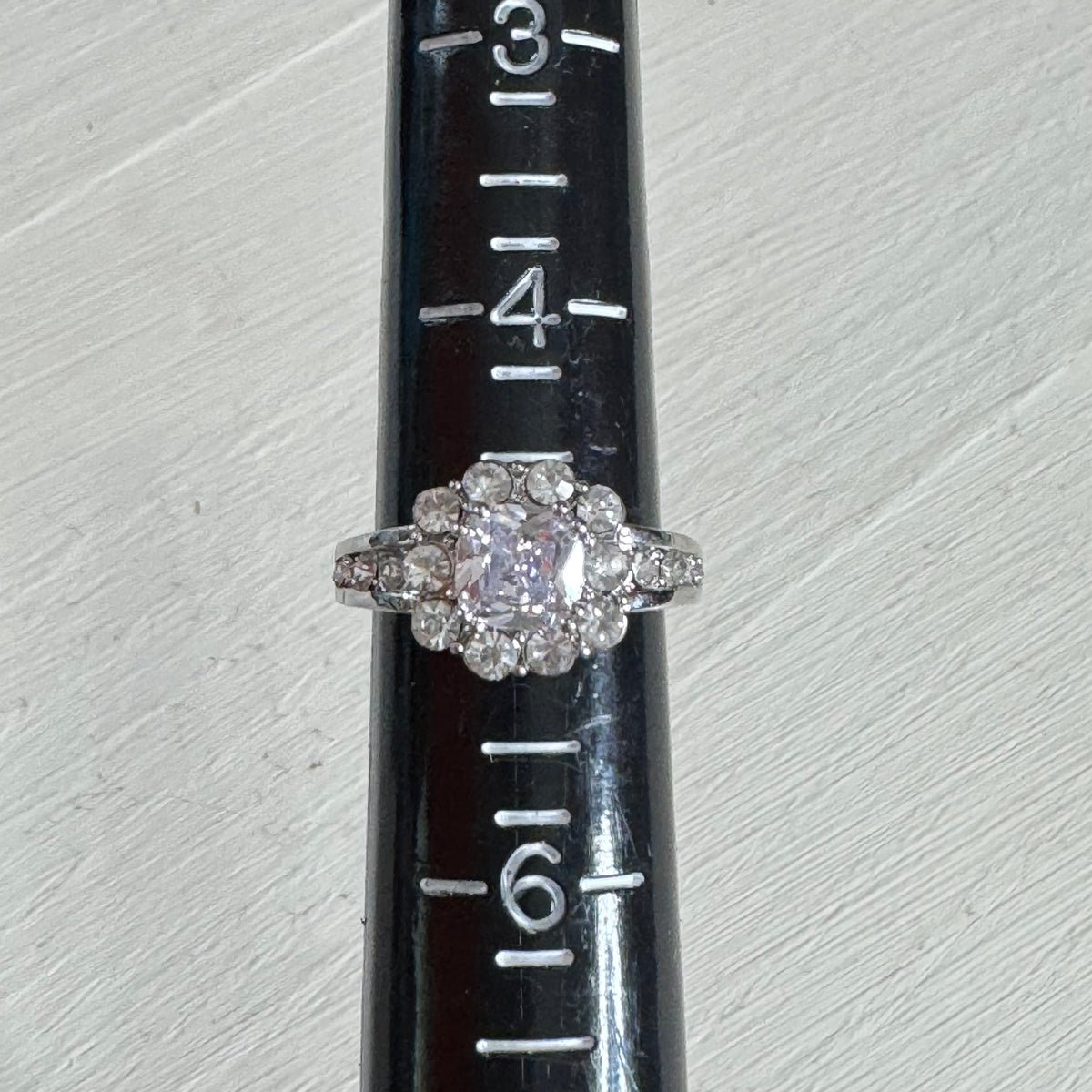 Starburst Statement Ring - Size 5