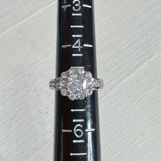 Starburst Statement Ring - Size 5