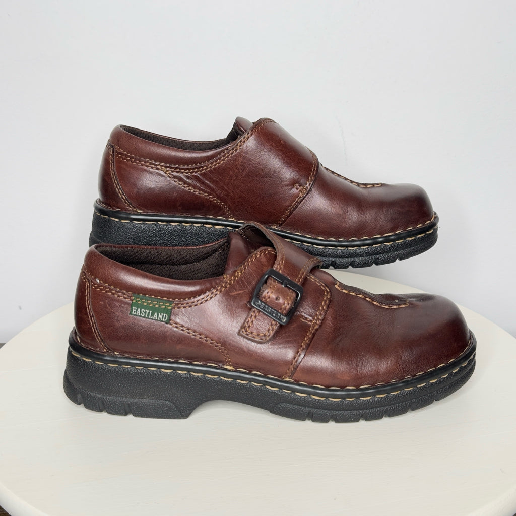 Eastland Syracuse Round Closed Toe Slip-On Leather Shoes - Size 8 Wide