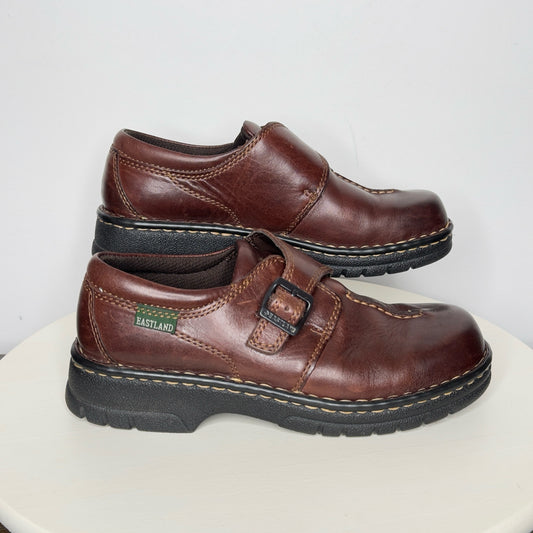 Eastland Syracuse Round Closed Toe Slip-On Leather Shoes - Size 8 Wide