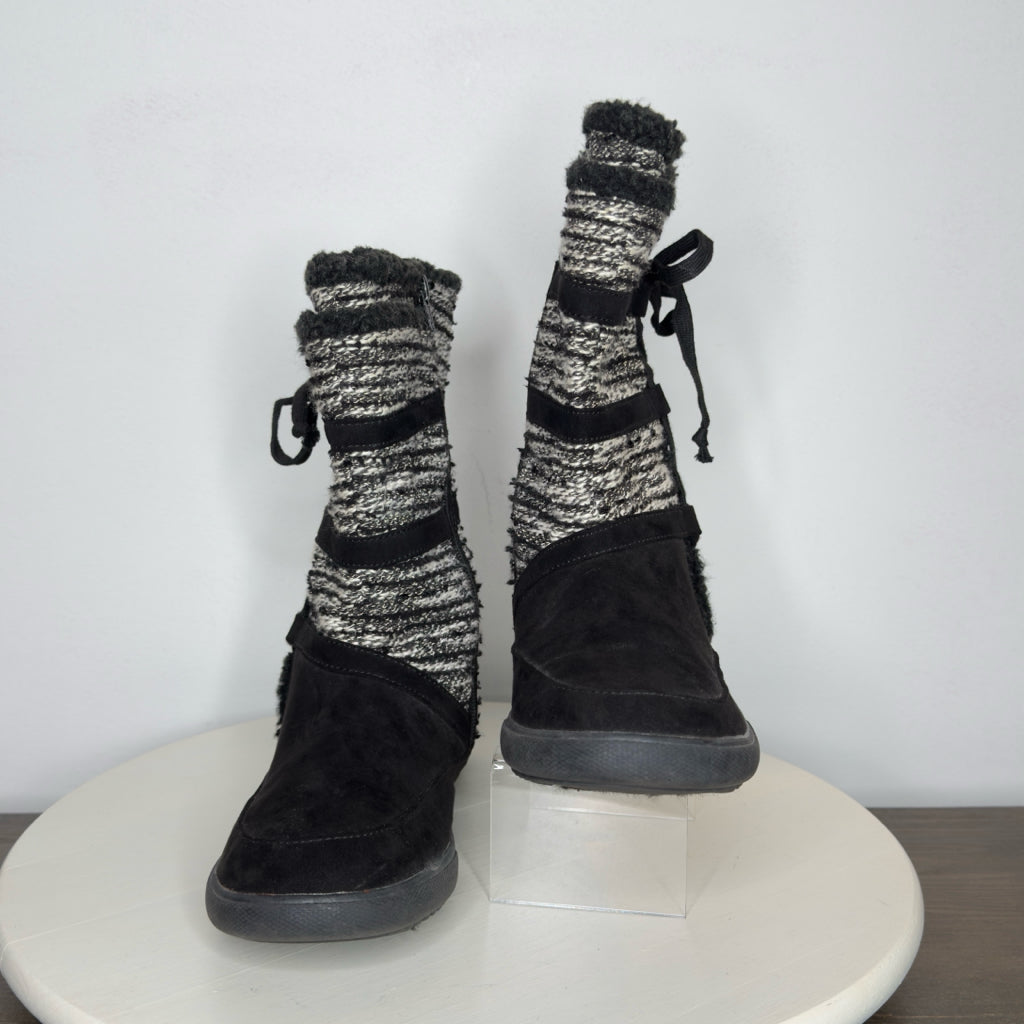 Rocket Dog Woven Boots - Size 10