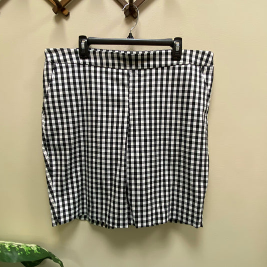 Time & True Plaid Pull-On Shorts - Size XL (16/18)