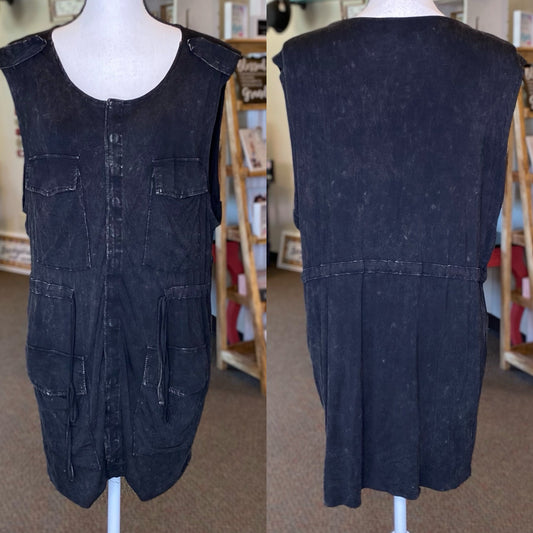 POL Snap Front Long Line Vest - Size Small