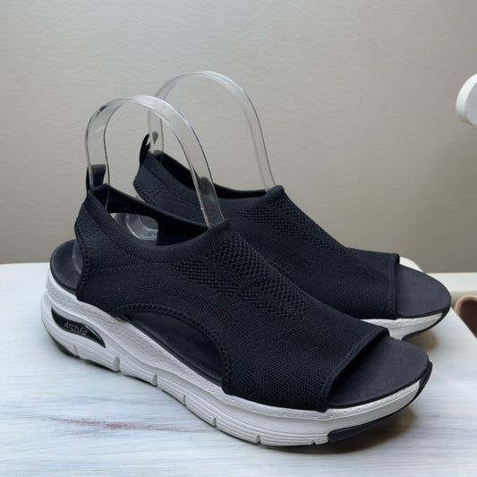 Sketchers Arch Fit City Catch Sandals - Size 7