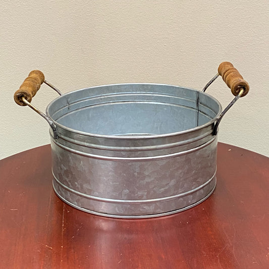 Metal Pan w/Handles