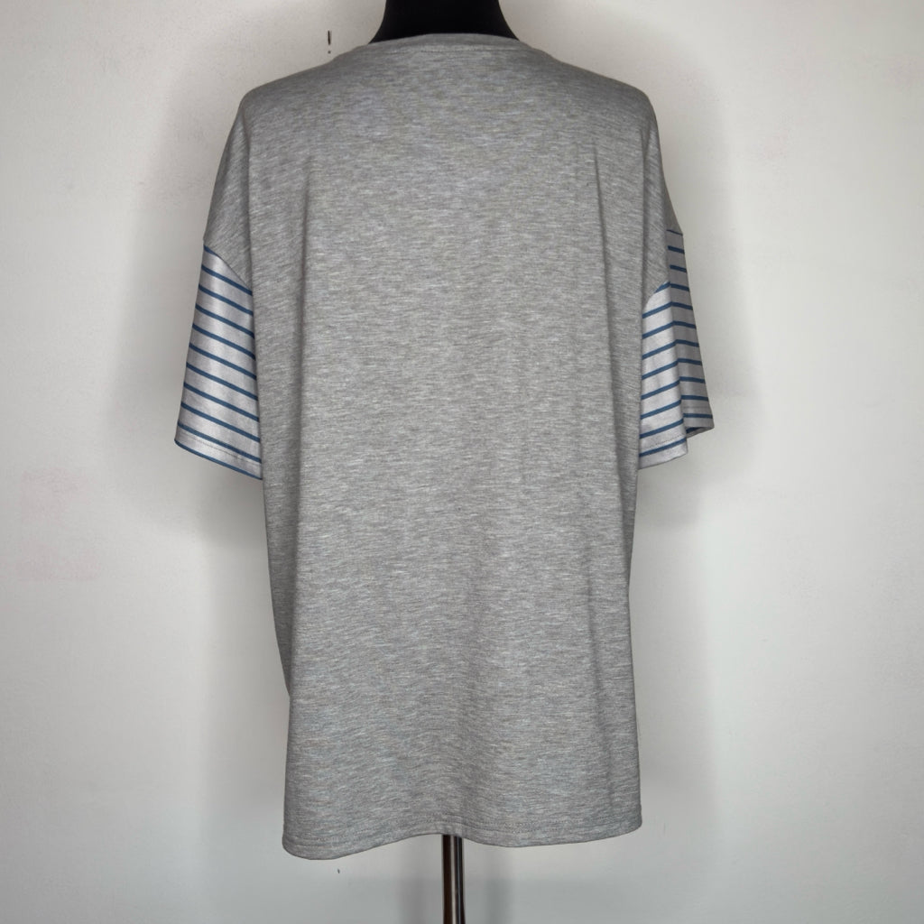 Dokotoo Short Sleeve Tee - Size Large