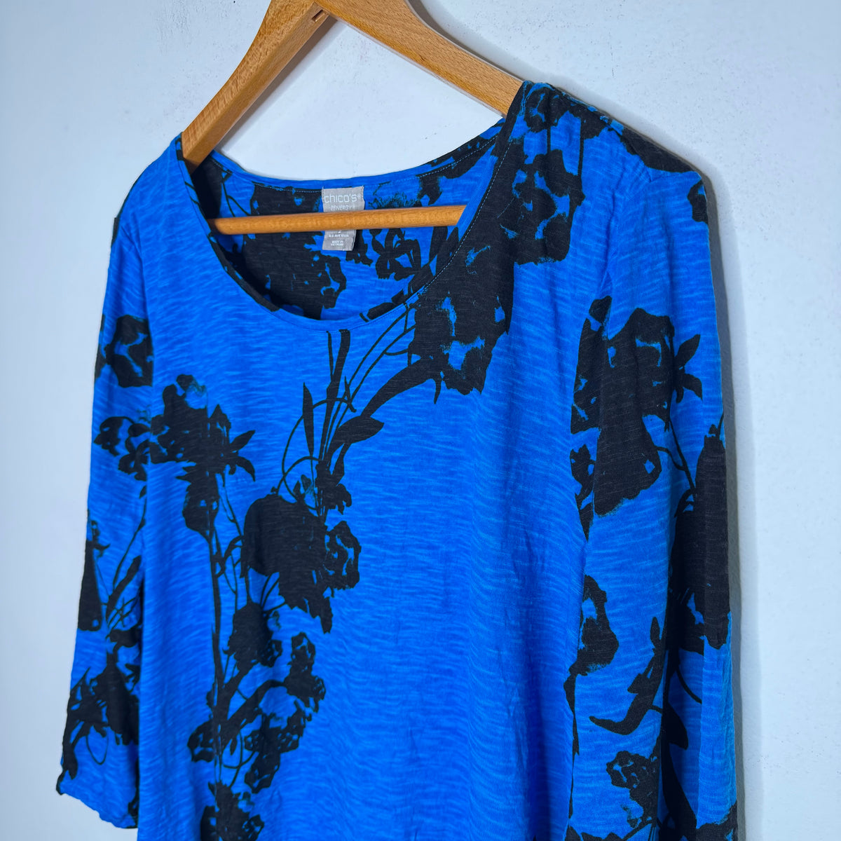 Chico’s Zenergy Slub Floral Top - Size Large