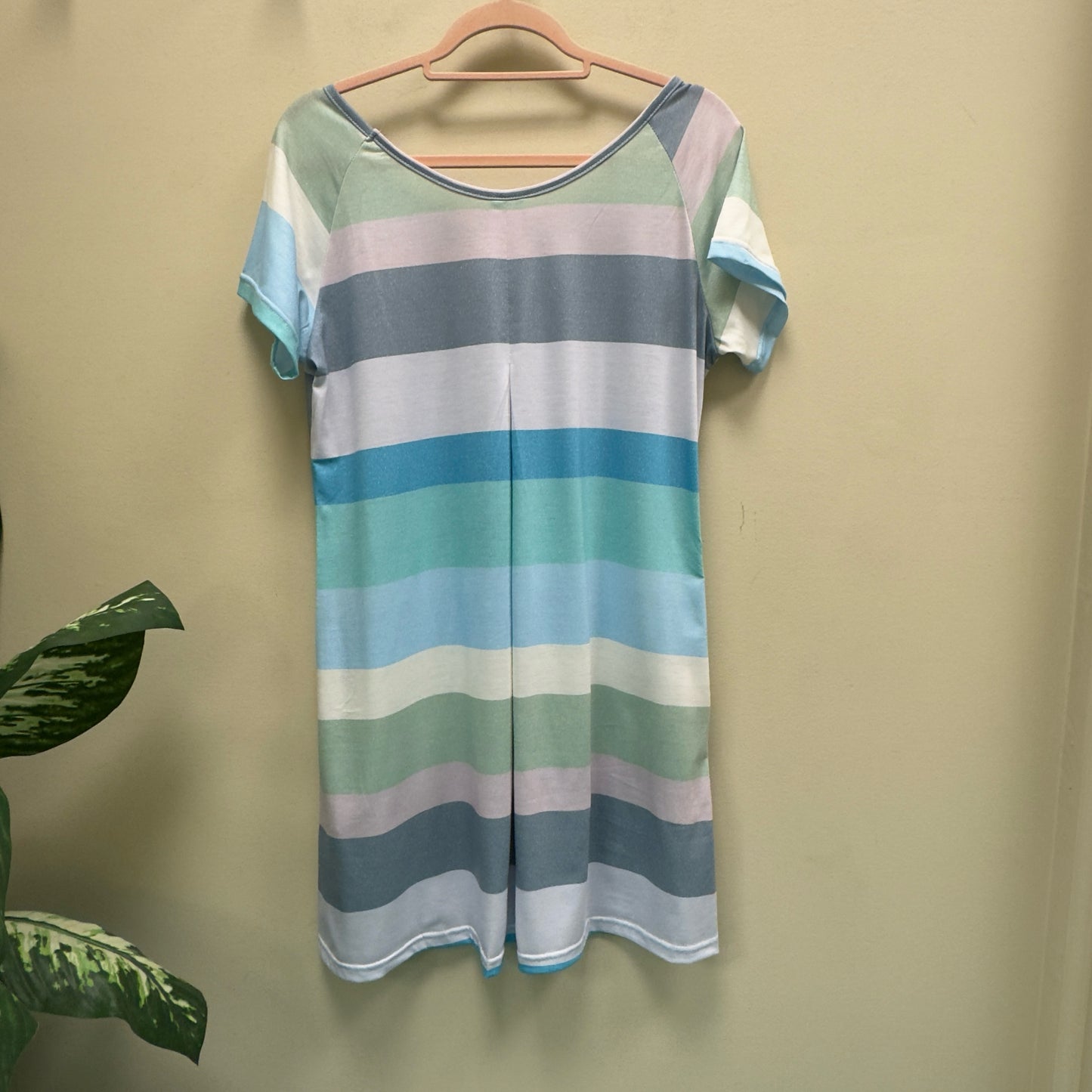 Multicolor Striped Dress w/Pockets - Size Medium