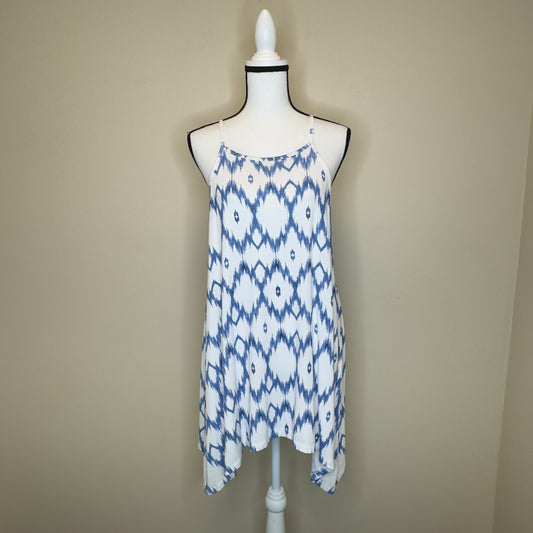 Torrid Super Soft White & Blue Ikat Print Tank Top - Size 1X