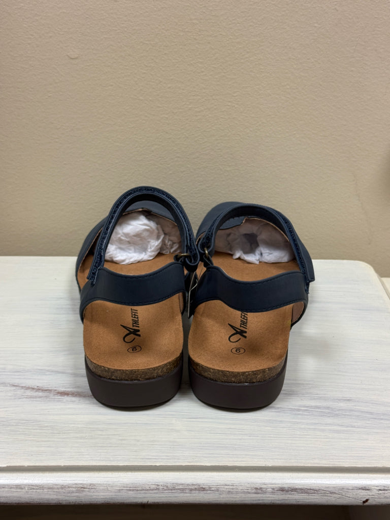 Athlefit Closed Toe Shoes - Size 9