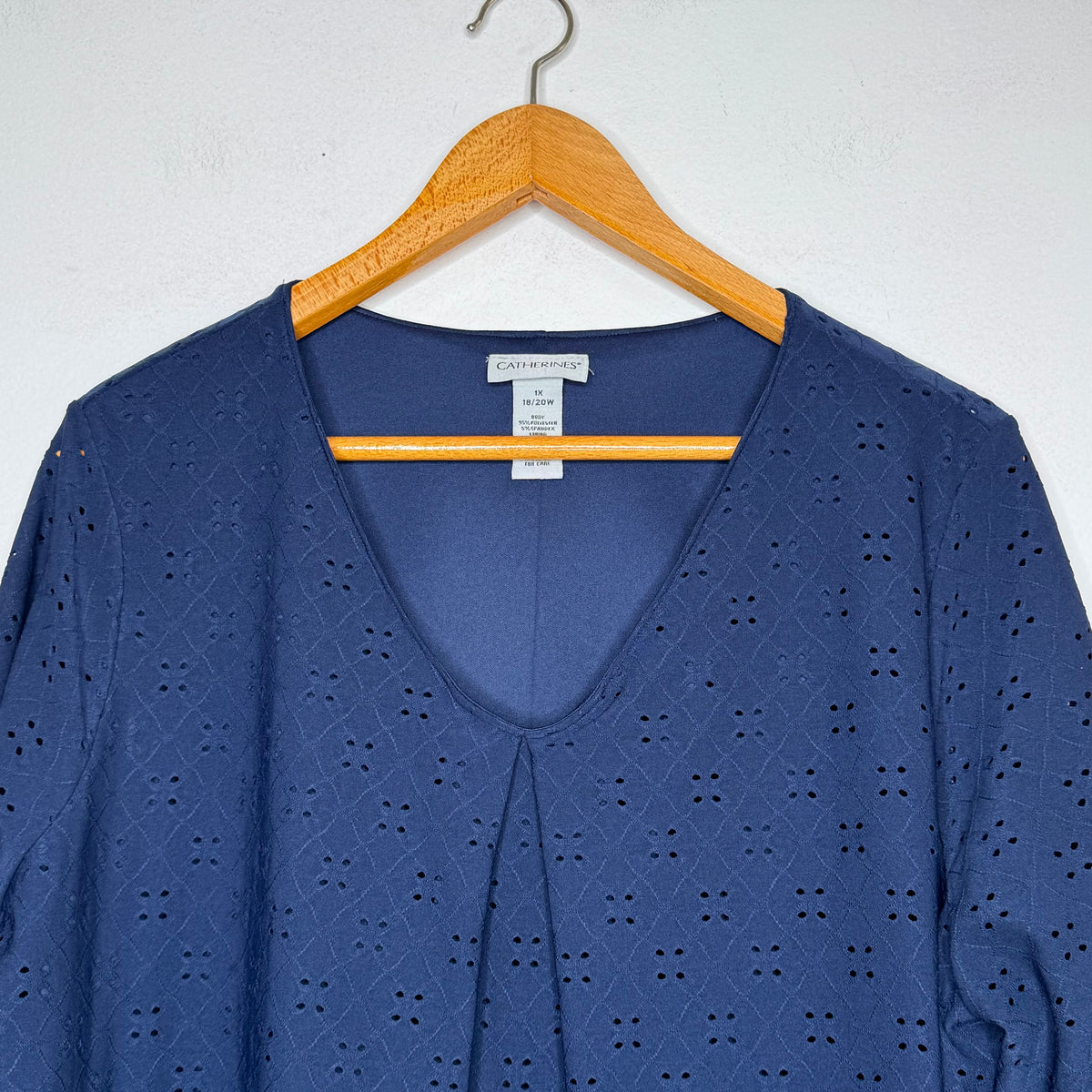 Catherines Eyelet Overlay Top - Size 1X 18/20W