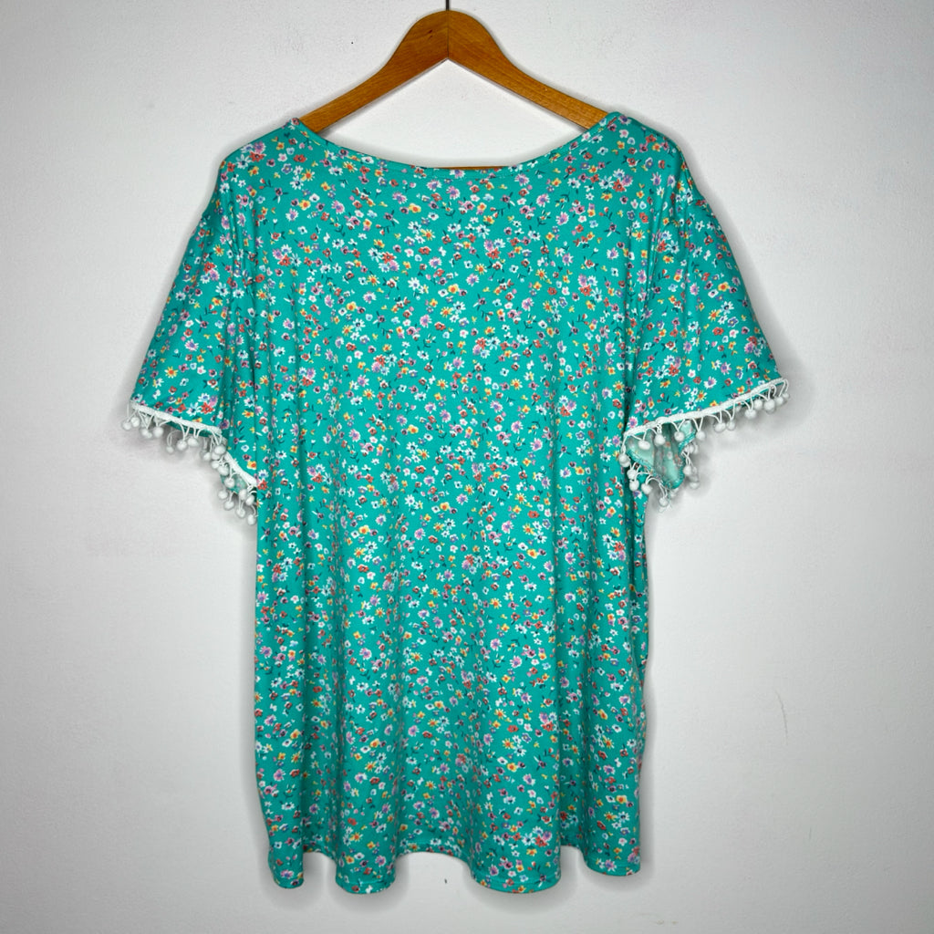 Acting Pro Floral Top - Size 2X