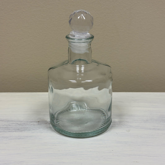 Glass Decanter w/Fauceted Stopper