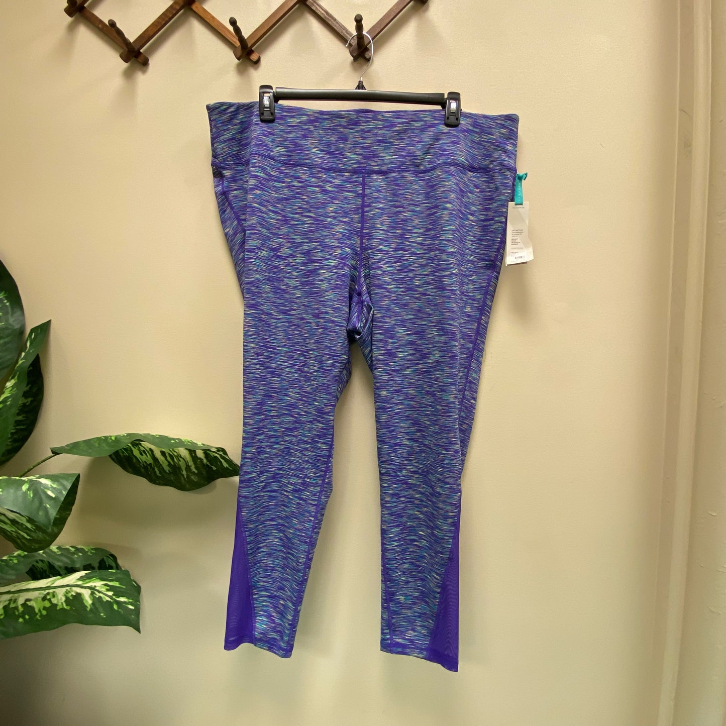 LIVI Active Antimicrobial Leggings - Size 26/28